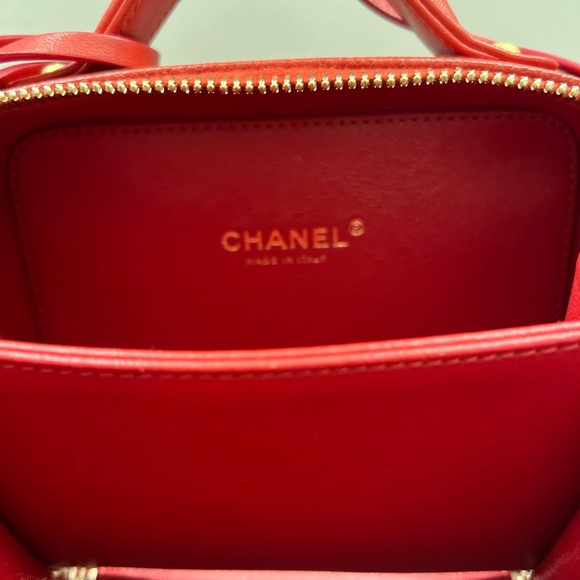 Chanel Filigree Vanity Case - Picture 3 of 9